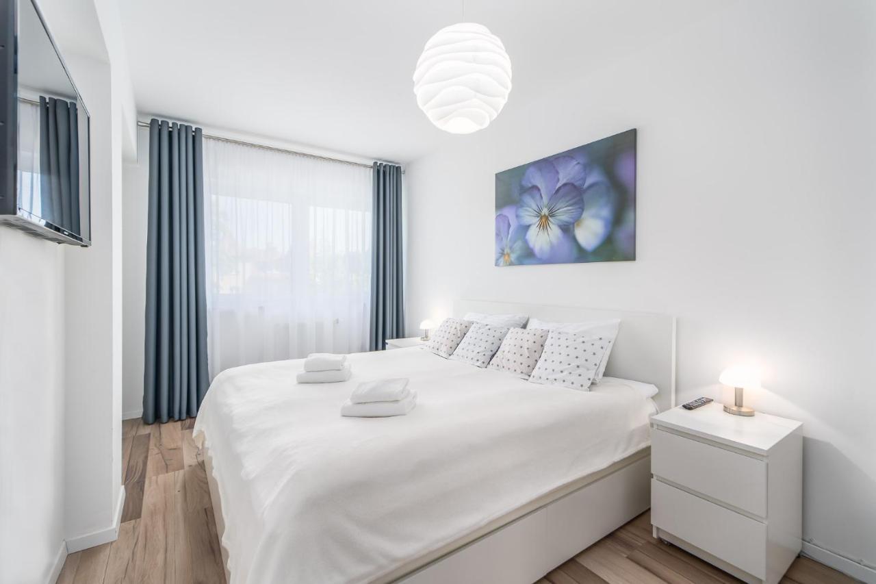 Seaside Breeze Stylish Apartment Balcony & Parking By Noclegi Renters Miedzyzdroje Exterior photo
