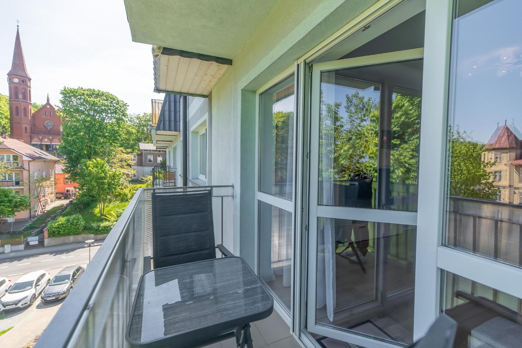 Seaside Breeze Stylish Apartment Balcony & Parking By Noclegi Renters Miedzyzdroje Exterior photo